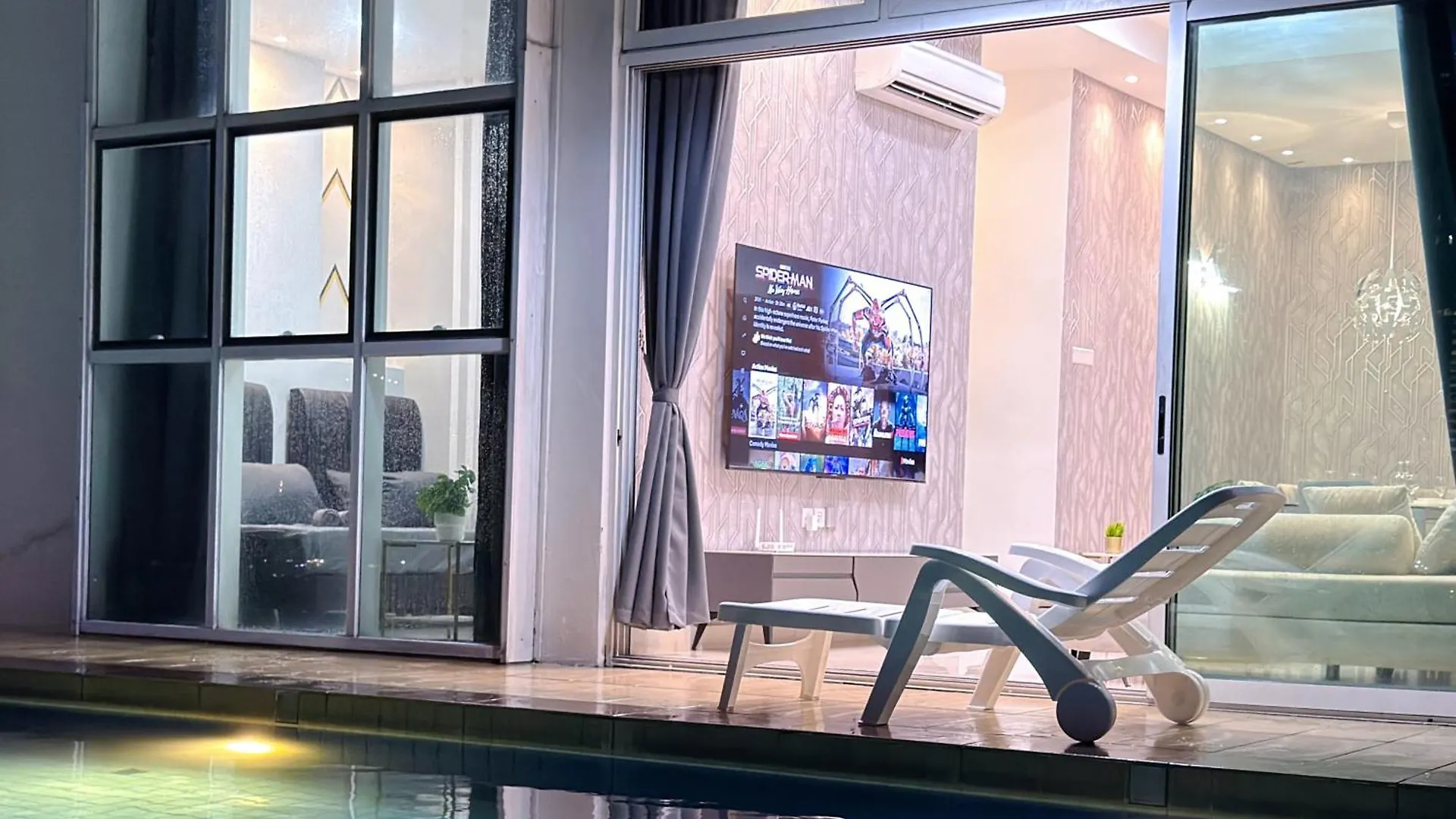 Ksl City Mall 6-20Pax Private Lift-Netflix-Smarttv 70Inch location