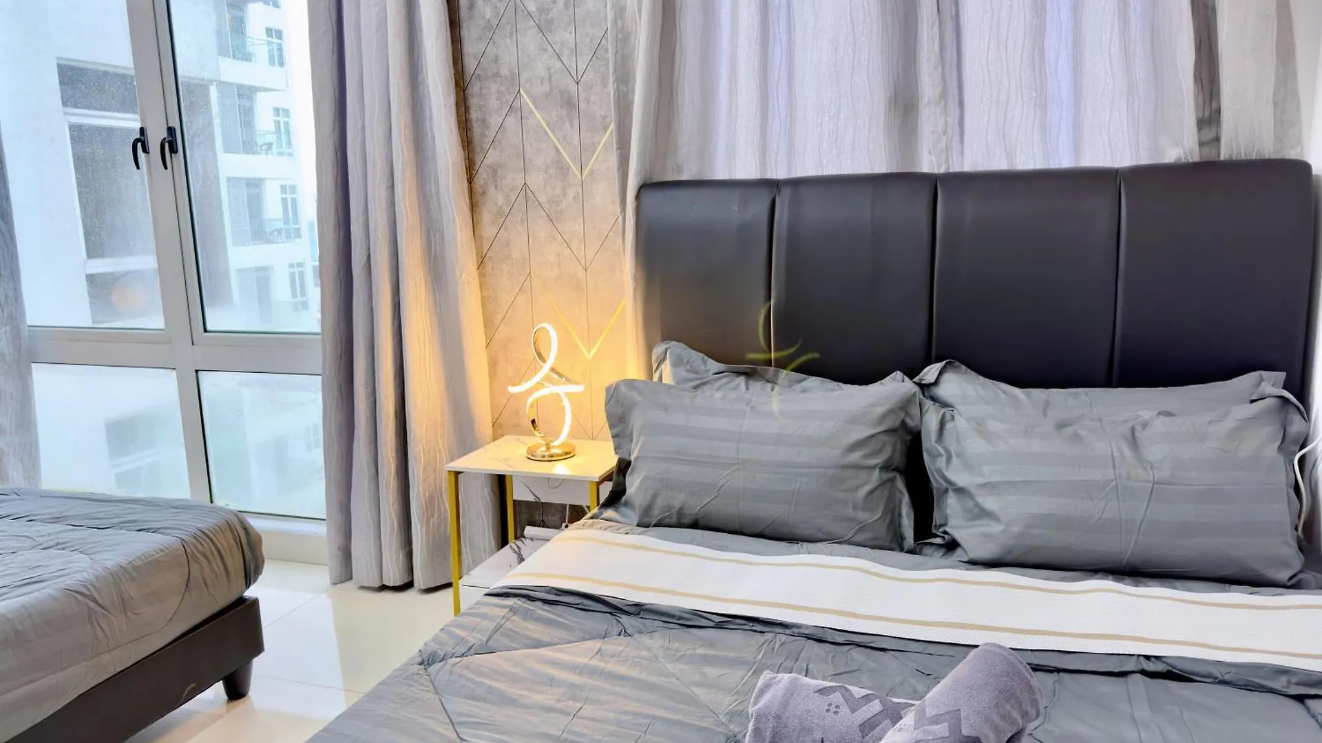 Apartment Ksl City Mall 6-20Pax Private Lift-Netflix-Smarttv 70Inch Johor Bahru