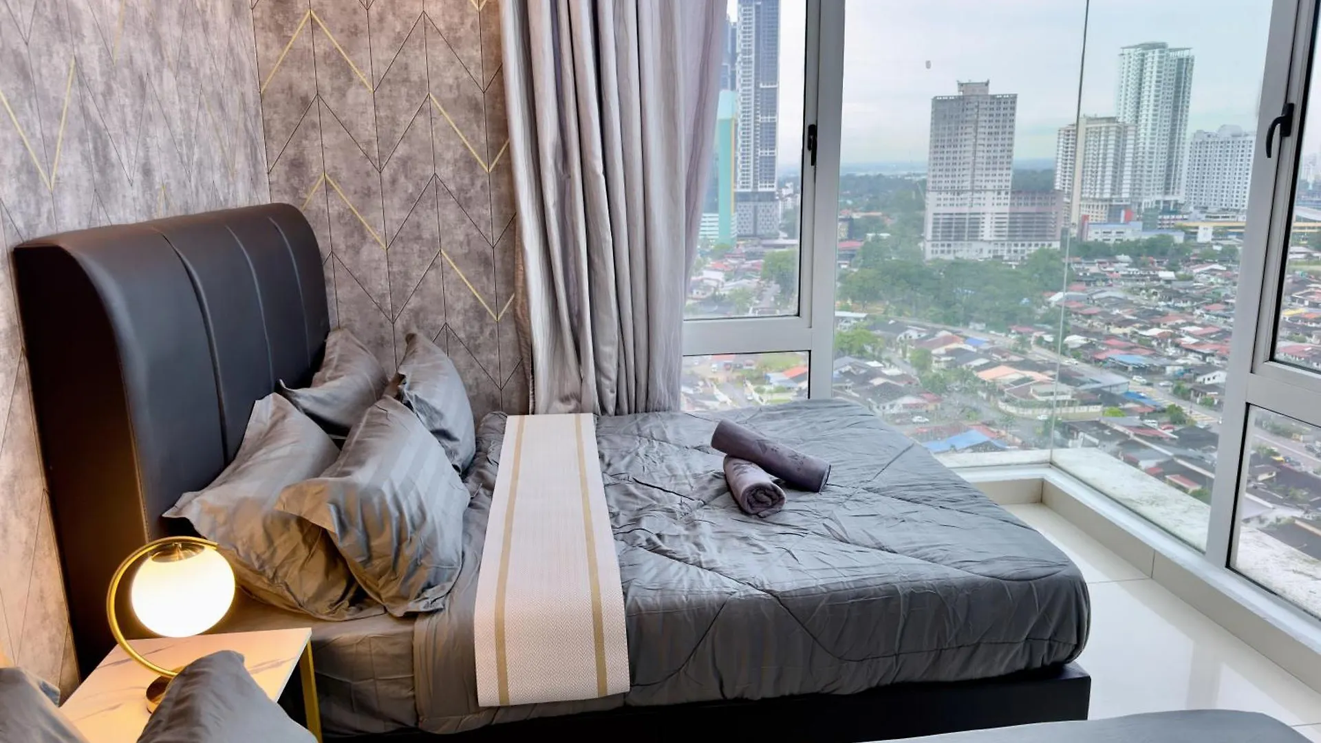 Ksl City Mall 6-20Pax Private Lift-Netflix-Smarttv 70Inch Johor Bahru Apartment